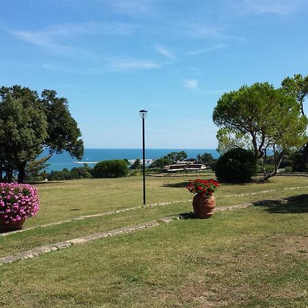 Ristorante Country House Isolabelgatto Villa Fano Bagian luar foto