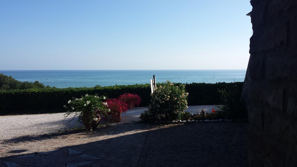 Ristorante Country House Isolabelgatto Villa Fano Bagian luar foto
