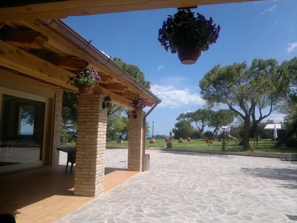 Ristorante Country House Isolabelgatto Villa Fano Bagian luar foto
