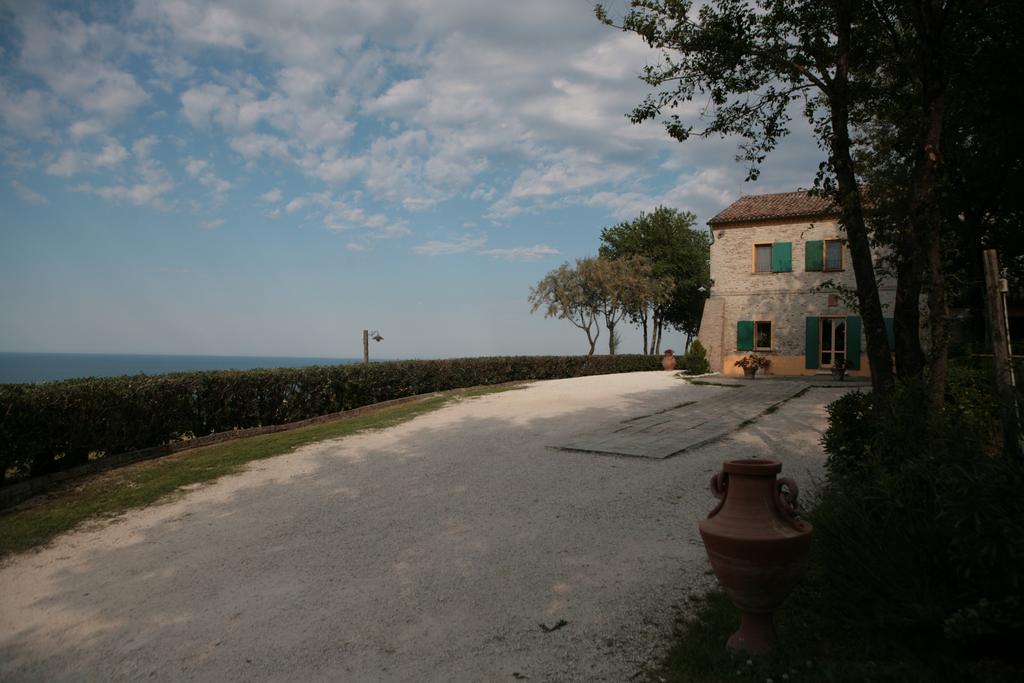 Ristorante Country House Isolabelgatto Villa Fano Bagian luar foto