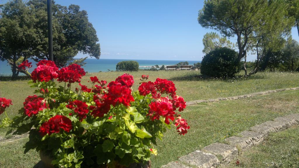 Ristorante Country House Isolabelgatto Villa Fano Bagian luar foto