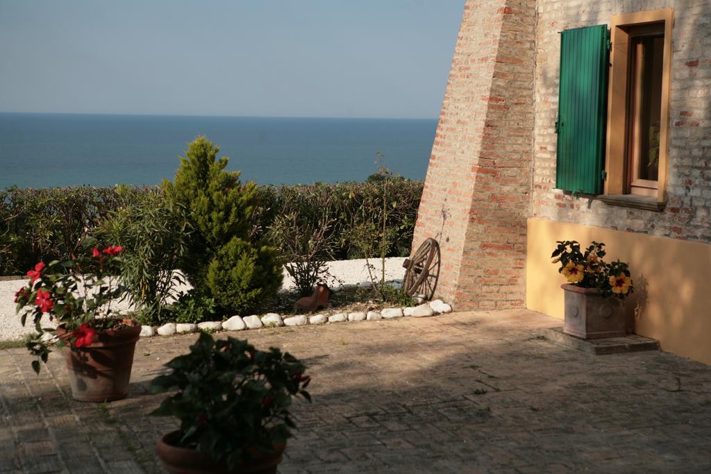 Ristorante Country House Isolabelgatto Villa Fano Bagian luar foto