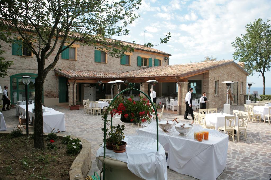 Ristorante Country House Isolabelgatto Villa Fano Bagian luar foto