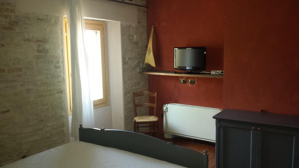 Ristorante Country House Isolabelgatto Villa Fano Ruang foto