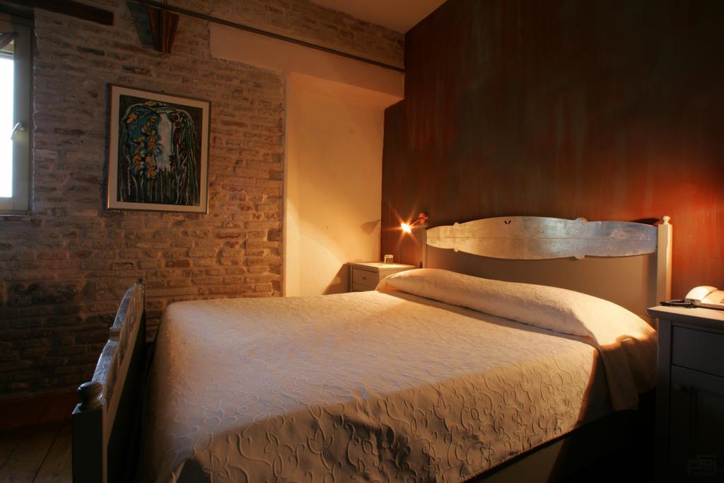 Ristorante Country House Isolabelgatto Villa Fano Ruang foto