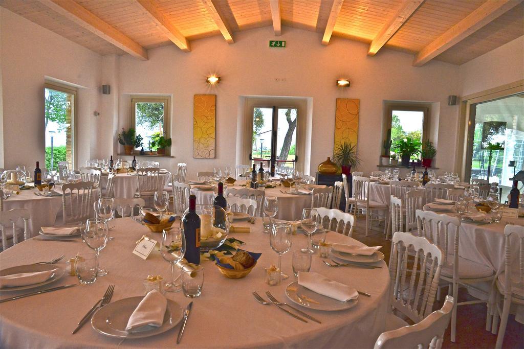 Ristorante Country House Isolabelgatto Villa Fano Bagian luar foto